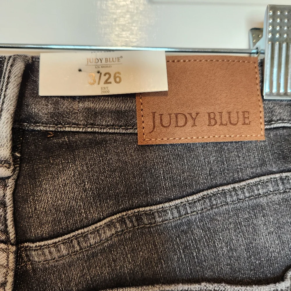 NEW Judy Blue Skinny Fit Raw Hem Charcoal Gray Jeans Size 3/26 - Picture 7 of 11